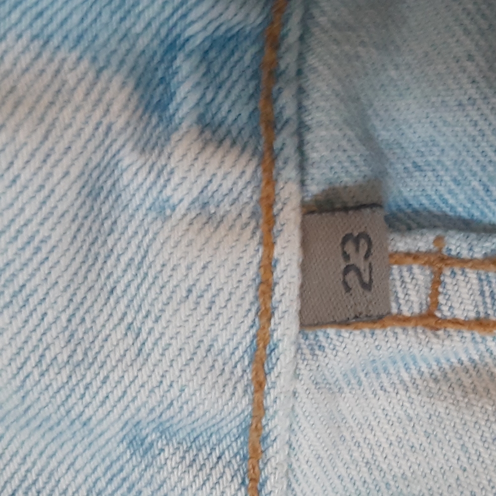 * CARMAR DISTRESSED BUTTON FLY JEANS SIZE 23 - Picture 6 of 14